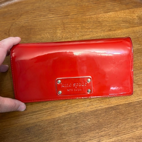 KATE SPADE RED PATENT LEATHER WALLET - Picture 1 of 12